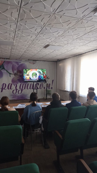 Дискуссионная площадка "Легко ли быть молодым" в Ждановке. Дискуссионная площадка "Легко ли быть молодым" в Ждановке.