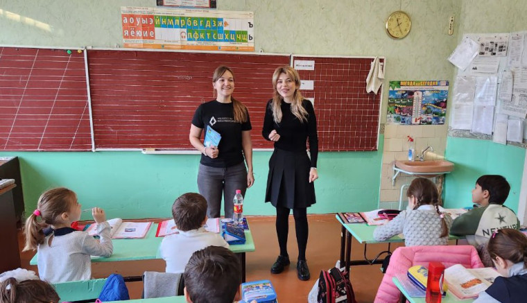 Депутаты провели уроки кибербезопасности для школьников. Депутаты провели уроки кибербезопасности для школьников.