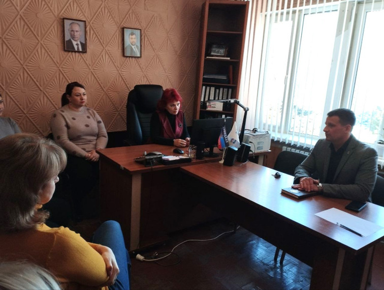 Встреча с трудовым коллективом. Встреча с трудовым коллективом.
