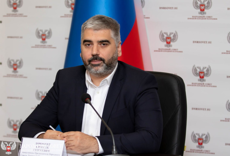 Алексей Дорофеев о проекте закона, который расширит и упорядочит меры поддержки волонтерской деятельности в Республике. Алексей Дорофеев о проекте закона, который расширит и упорядочит меры поддержки волонтерской деятельности в Республике.