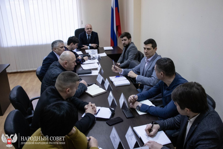 Депутаты Комитета Народного Совета по развитию предпринимательства, инвестициям и экономической политике провели расширенное заседание по вопросам экономического развития региона. Депутаты Комитета Народного Совета по развитию предпринимательства, инвестициям и экономической политике провели расширенное заседание по вопросам экономического развития региона.