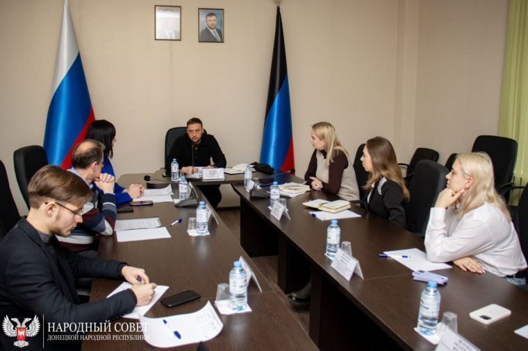 В Молодежном Парламенте создана рабочая группа по работе с Избирательной комиссией ДНР. В Молодежном Парламенте создана рабочая группа по работе с Избирательной комиссией ДНР.