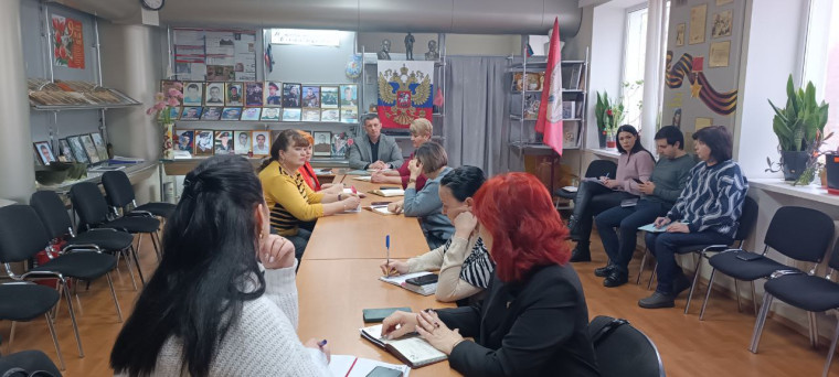 В Ждановке обсудили вопросы жизнедеятельности города. В Ждановке обсудили вопросы жизнедеятельности города.
